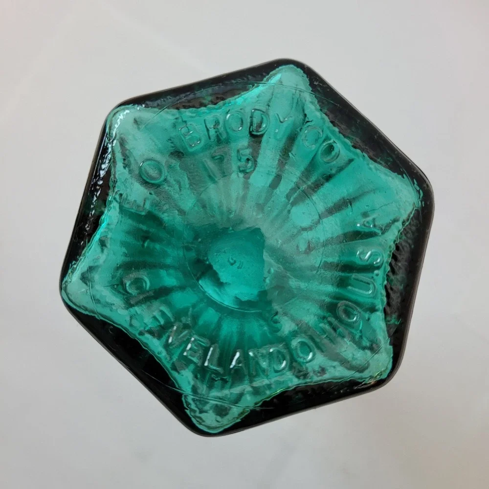 EO Brody Bud Vase Emerald Green Hexagon Ribbed Glass 175 Cleveland Ohio 6 in‎
